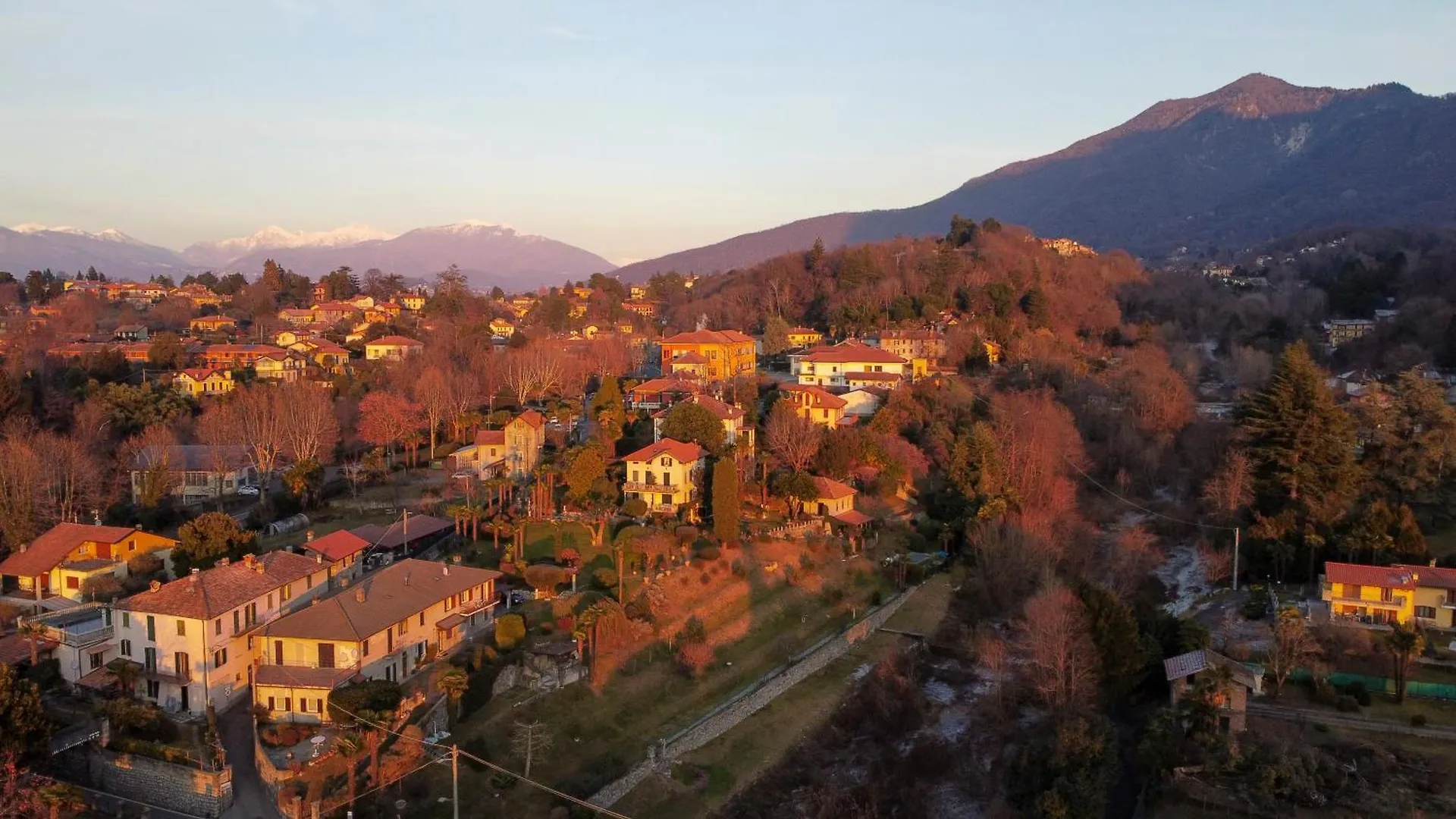 Residenza Maddalena Lago Maggiore Wifi & View Castelveccana Italy